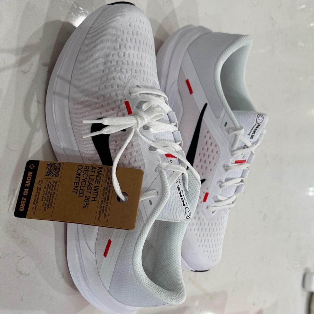 Nike Men's White and Black Athletic Shoes Size 10 New with tags. $76